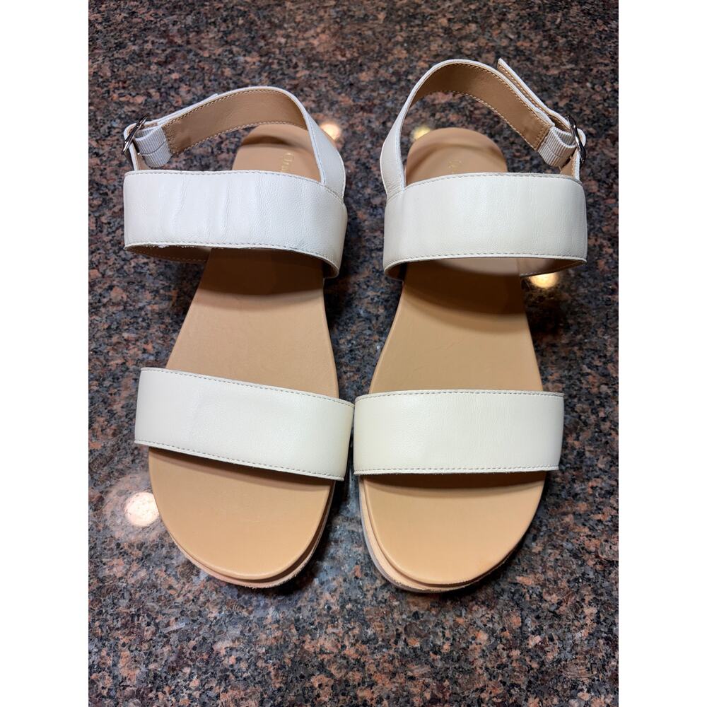 Qunice Italian Leather Platform 2 Strap White Sandal Size 9 NWOT